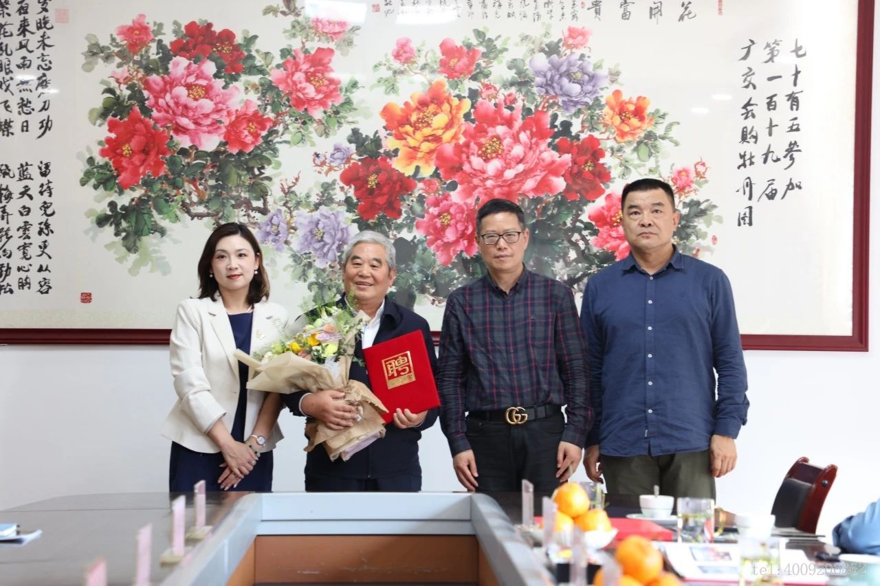 儲(chǔ)吉旺為高校學(xué)子講授“畢業(yè)最后一課”(圖1) 儲(chǔ)吉旺為高校學(xué)子講授“畢業(yè)最后一課”(圖1)