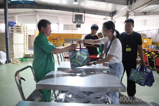 【關(guān)懷】如意公司工會(huì)開(kāi)展夏日送清涼活動(dòng)(圖2) 【關(guān)懷】如意公司工會(huì)開(kāi)展夏日送清涼活動(dòng)(圖2)