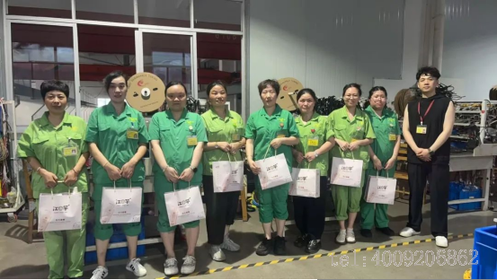 【關(guān)懷】如意公司工會(huì)開(kāi)展夏日送清涼活動(dòng)(圖12) 【關(guān)懷】如意公司工會(huì)開(kāi)展夏日送清涼活動(dòng)(圖12)